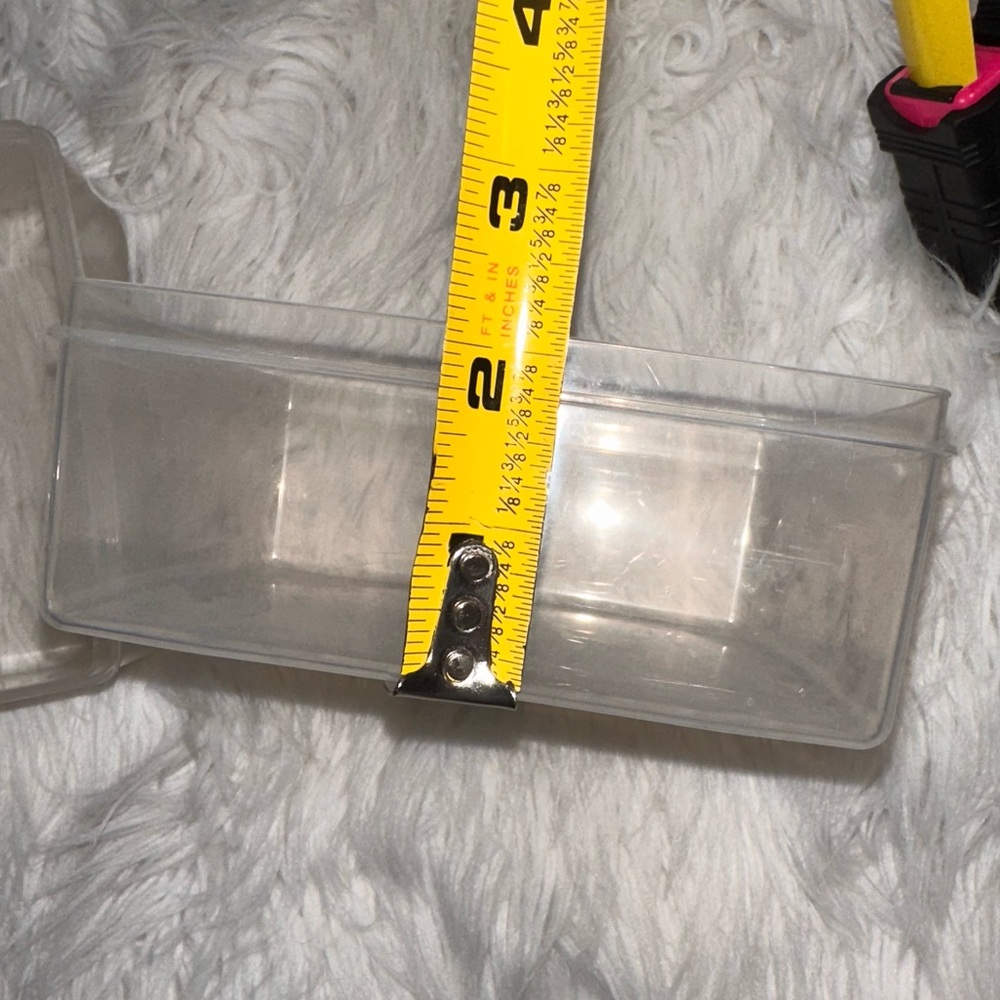 2 Microwaveable and Dishwasher Safe Storage Containers - Picture 8 of 12